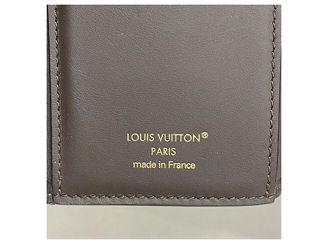 Capucines Carteira Louis Vuitton Tri-fold em Galle - vista 4