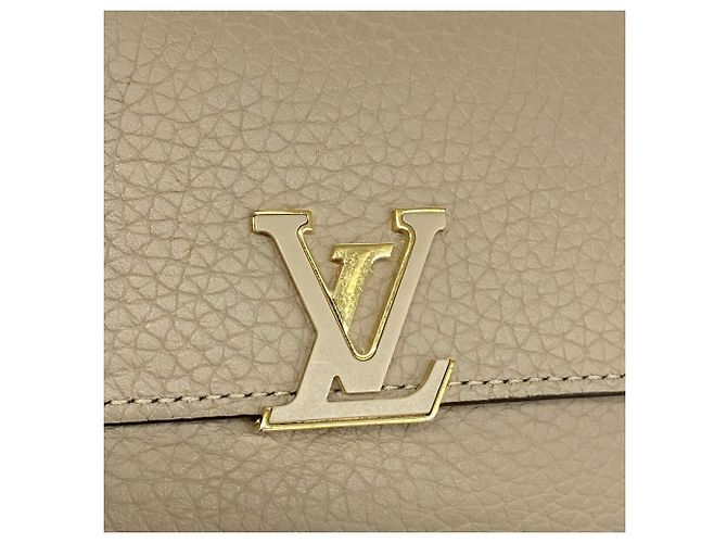 Capucines Carteira Louis Vuitton Tri-fold em Galle - vista 5