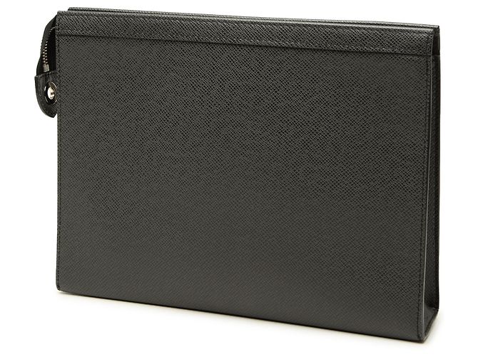 Louis Vuitton Black Taiga Pochette Voyage MM Nero - vista 2