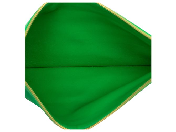 Pouch Bottega Veneta in pelle verde con tasca zip - vista 4