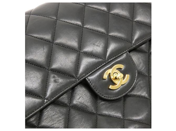 Sac à épaule Chanel 06303 en cuir noir - vue 3