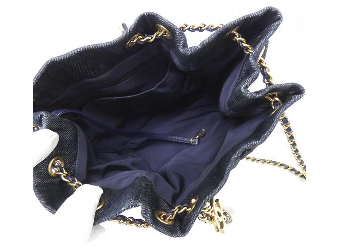 Borsa a tracolla Chanel 91135 in denim blu navy - vista 6
