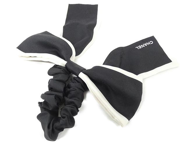 Coletero de seda Chanel AA7530 Negro Crudo - vista 2