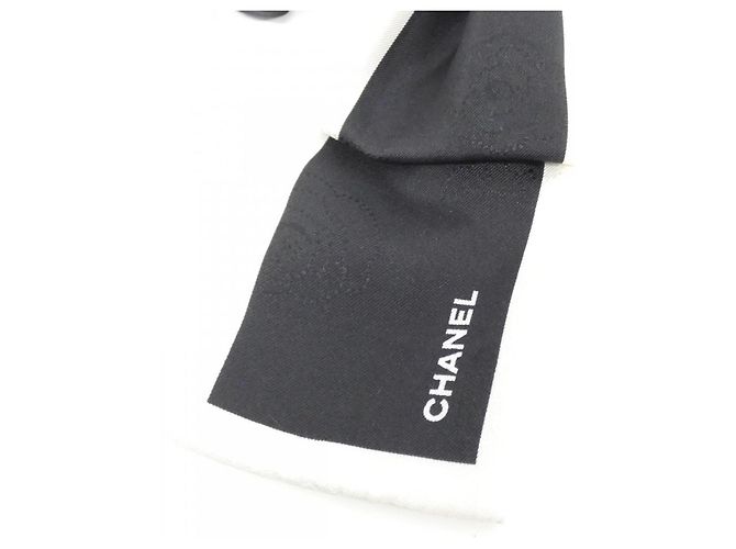 Coletero de seda Chanel AA7530 Negro Crudo - vista 3