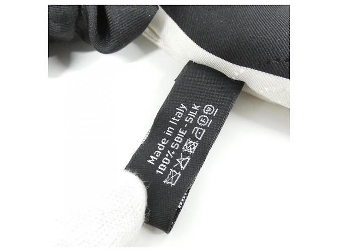 Coletero de seda Chanel AA7530 Negro Crudo - vista 4