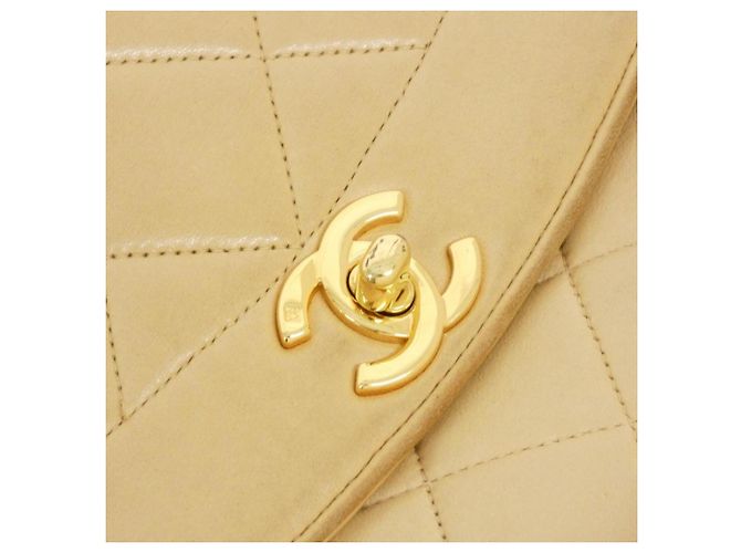 Borsa a tracolla Chanel in pelle d'agnello beige - vista 6