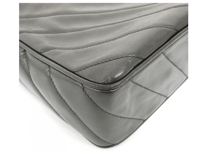 Borsa a tracolla Chanel in pelle d'agnello nera Nero - vista 3