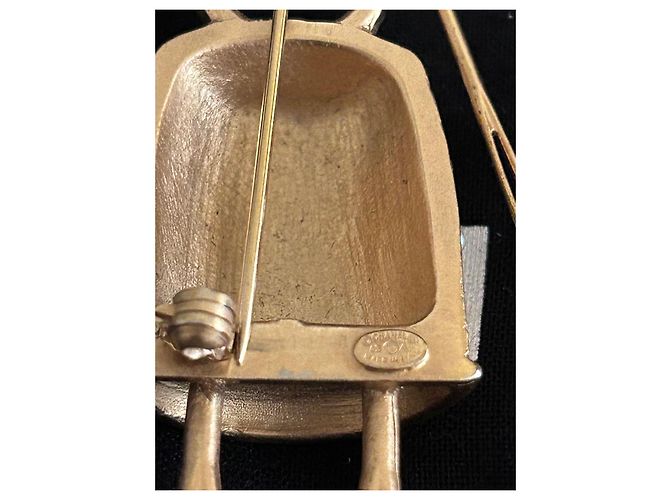 Spilla Chanel Runway Gold-Tone Sewing Lady D'oro - vista 4