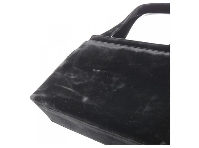 Bolso Chanel en negro con herrajes dorados - vista 4