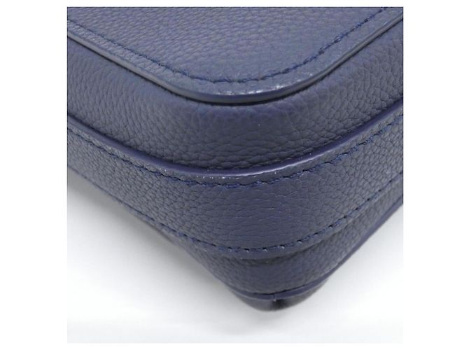 Borsa a tracolla Louis Vuitton LV Aerogram Boarding Messenger Blu navy - vista 3