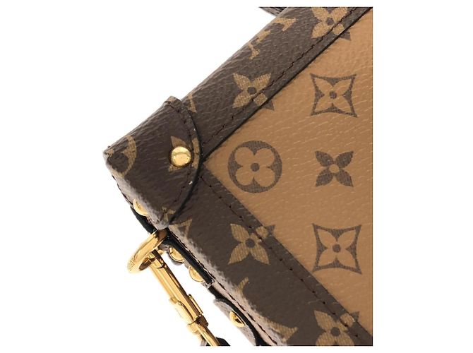 Borsa a tracolla Louis Vuitton Monogram Reverse Petite Malle Marrone - vista 4
