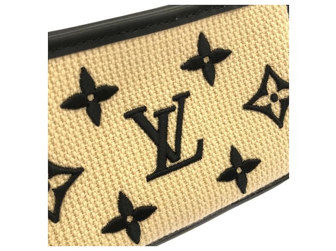 Louis Vuitton Monogram Mini Pochette Accessoires Nero Beige - vista 4