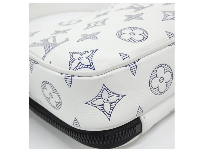 Borsa portafoglio indossabile Louis Vuitton Monogram Shadow Alpha Bianco - vista 3
