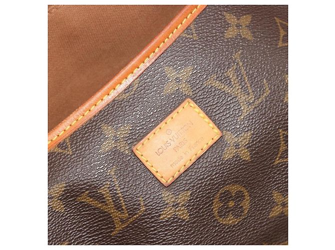Louis Vuitton Saumur Monogram 35 Marrone - vista 6