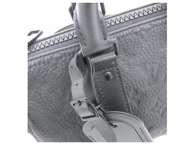 Louis Vuitton Taurillon Monogram Keepall Bandoulière 25cm Nero - vista 4
