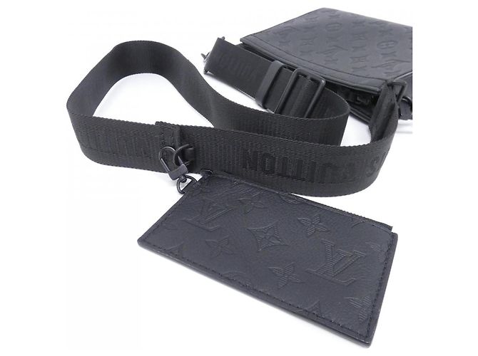 Portafoglio wearable Louis Vuitton Monogram Shadow Gaston Nero - vista 6