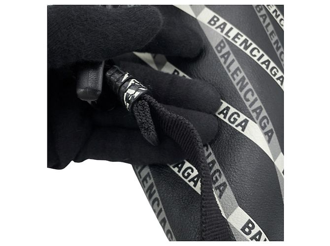 Everyday Borsa Balenciaga Explorer Body Bag Nero - vista 14