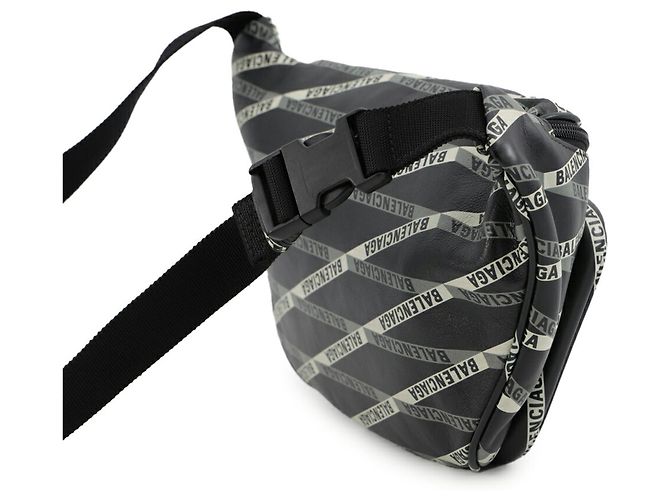 Everyday Borsa Balenciaga Explorer Body Bag Nero - vista 3