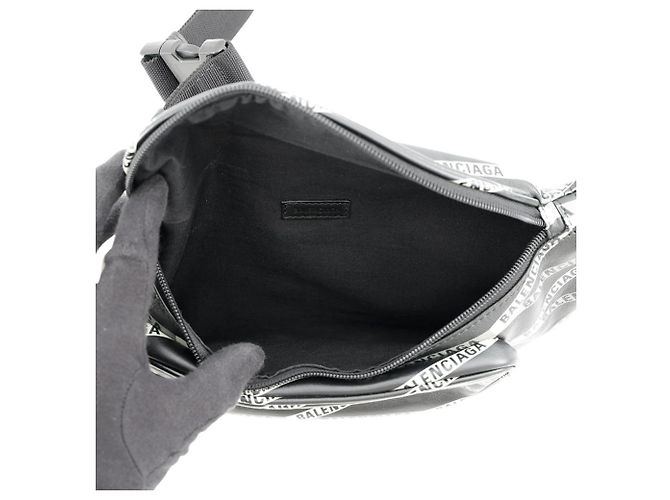 Everyday Borsa Balenciaga Explorer Body Bag Nero - vista 6