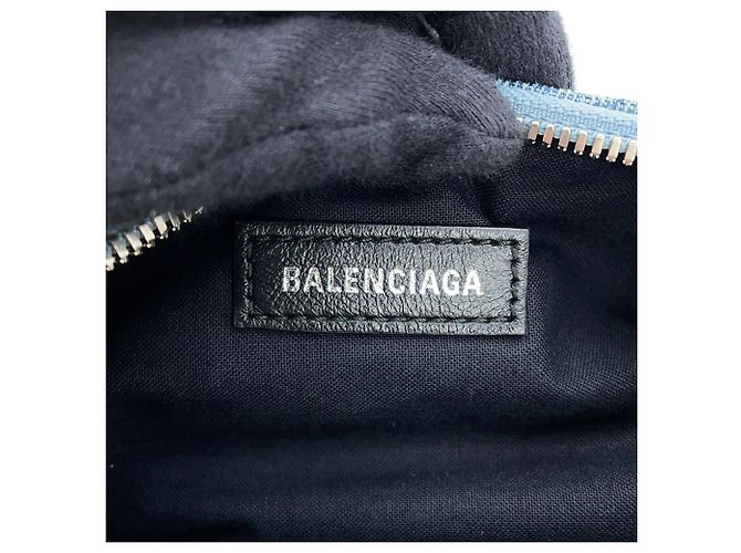 Borsa a spalla Balenciaga Le Cagole XS in denim distressed Blu - vista 16
