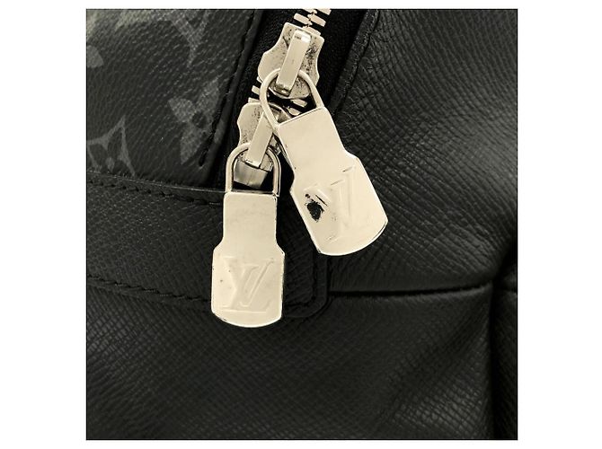 Zaino Louis Vuitton Taiga Rama Discovery Nero - vista 4