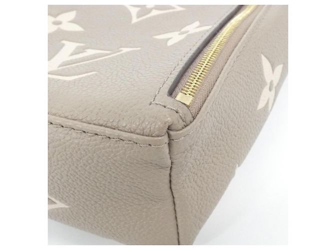Zainetto Louis Vuitton Bicolor Monogram Empreinte Tiny Backpack Grigio Crudo - vista 3