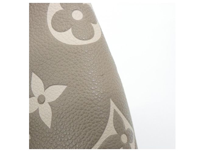 Zainetto Louis Vuitton Bicolor Monogram Empreinte Tiny Backpack Grigio Crudo - vista 5