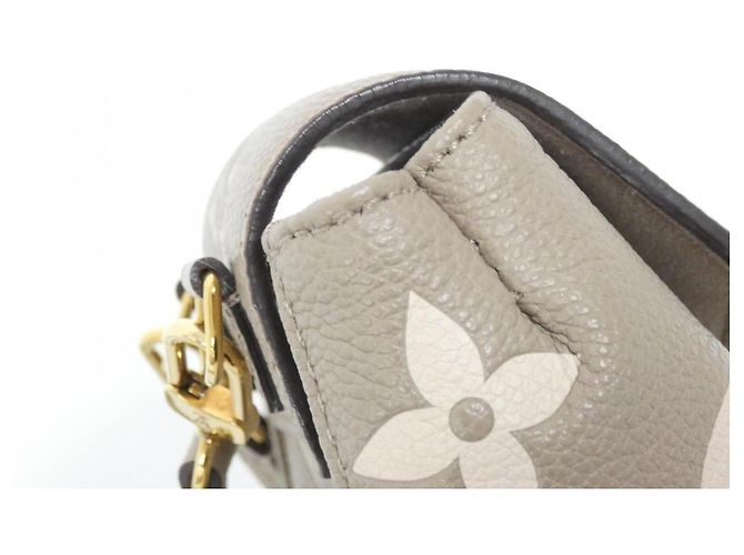 Zainetto Louis Vuitton Bicolor Monogram Empreinte Tiny Backpack Grigio Crudo - vista 7