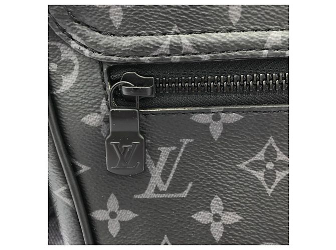 Borsa a tracolla Louis Vuitton Monogram Eclipse Montsouris Messenger Nero - vista 6