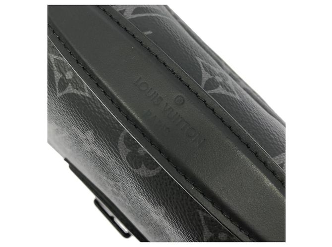 Borsa a tracolla Louis Vuitton Monogram Eclipse Montsouris Messenger Nero - vista 7