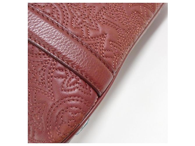 Borsa a tracolla Louis Vuitton Antia Ixia PM Rosso Fuschia - vista 3