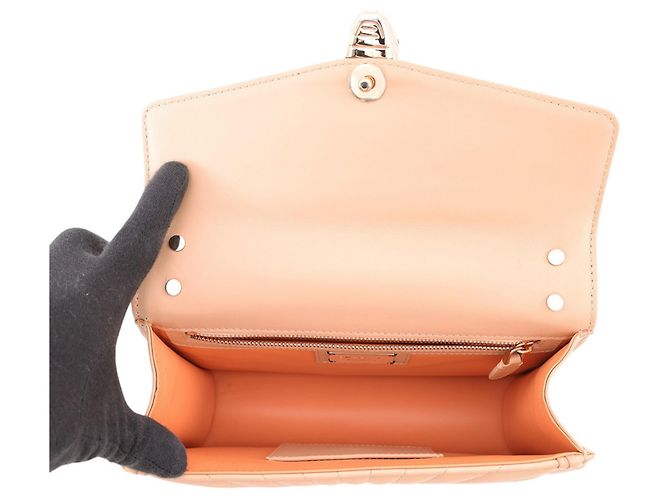 Bulgari Borsa a spalla con catena Bvlgari Serpenti Diamond Blast Beige - vista 6