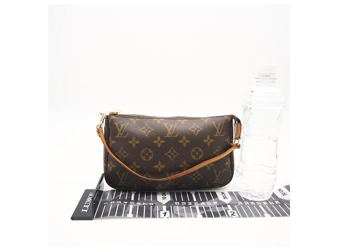 Bolsa Louis Vuitton Monogram Pochette Accessoires Marrom Bege - vista 3