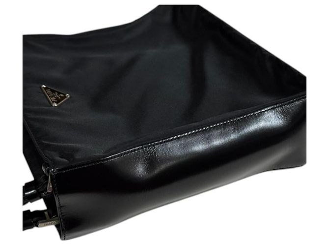 Borsa a mano Prada in nylon nero - vista 15