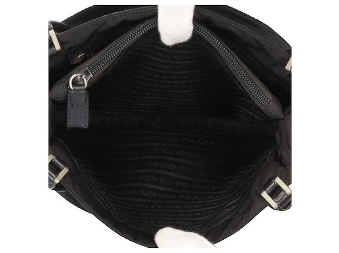 Borsa a mano Prada in nylon nero - vista 6