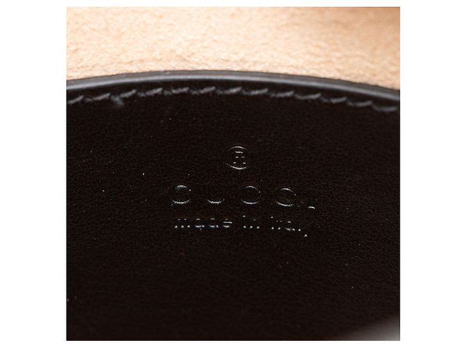 Mini Tote Gucci GG Marmont de piel matelassé Negro - vista 8
