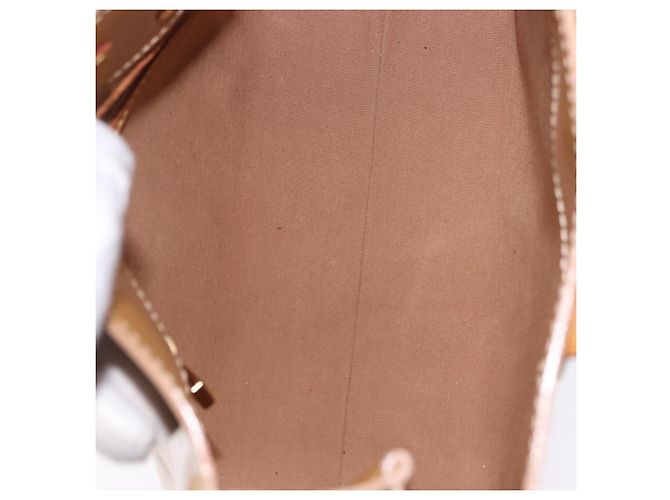Louis Vuitton Reade Monogram Vernis PM Beige - vista 5