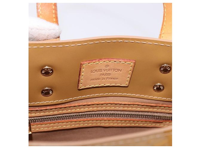Louis Vuitton Reade Monogram Vernis PM Beige - vista 6