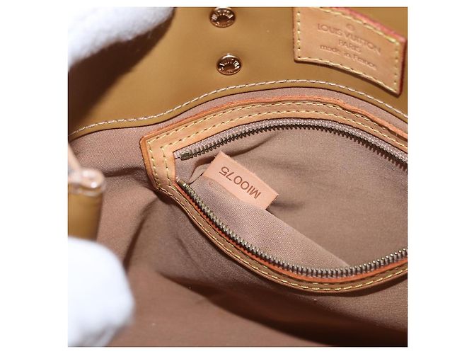 Louis Vuitton Reade Monogram Vernis PM Beige - vista 7