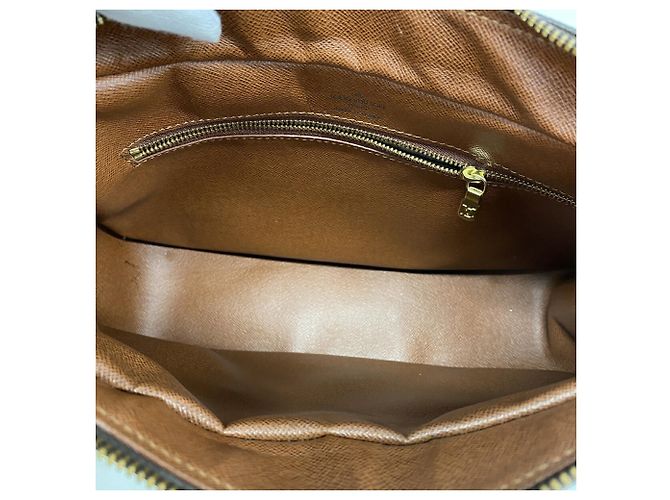 Borsa a tracolla Louis Vuitton Monogram Boulogne 30 Marrone - vista 4