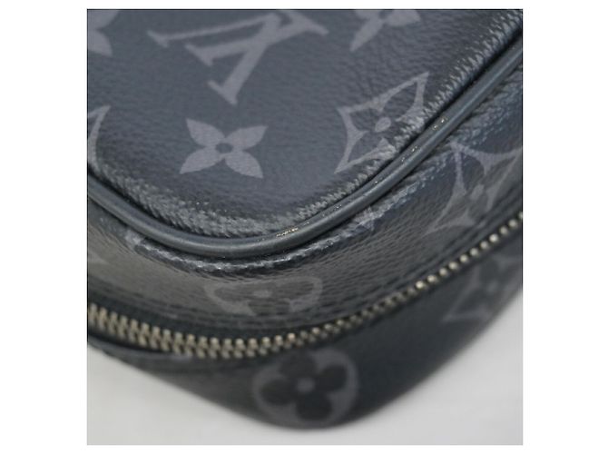 Louis Vuitton Monogram Eclipse Trouse Toilette GM Pouch Nero - vista 7