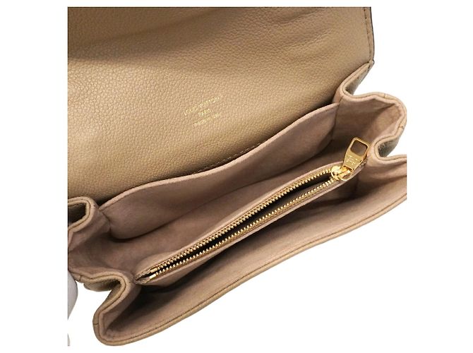 Borsa Louis Vuitton Monogram Empreinte Bicolor Pochette Métis EW Crudo - vista 4