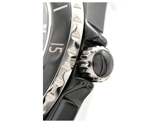 Chanel J12 Caliber 12.2 33mm Keramik Automatikuhr - Ansicht 4