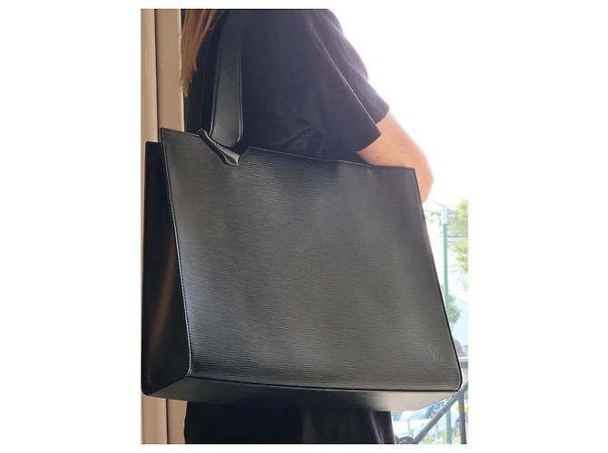 Borsa Louis Vuitton Gémeaux GM in pelle Epi Nero - vista 13