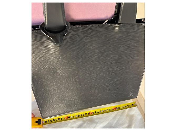 Borsa Louis Vuitton Gémeaux GM in pelle Epi Nero - vista 16
