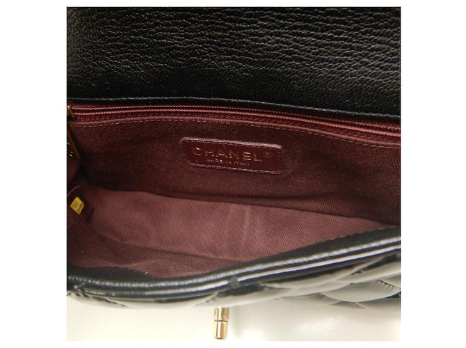 Timeless Borsa a tracolla Chanel Matelassé Nero - vista 4