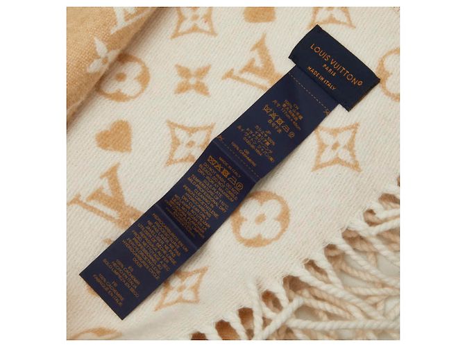 Louis Vuitton Echarpe Game On Scarf Beige - vista 6