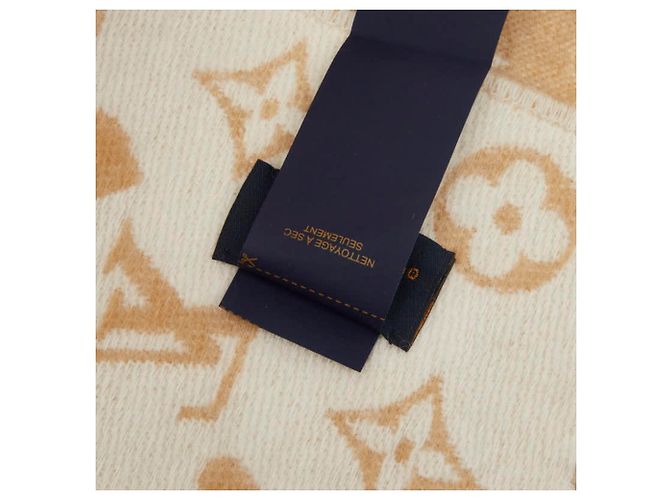 Louis Vuitton Echarpe Game On Scarf Beige - vista 7