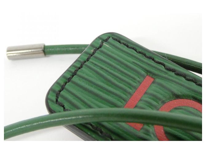 Louis Vuitton Porte Clés LV Duel MP2554 Keyring Verde chiaro - vista 3
