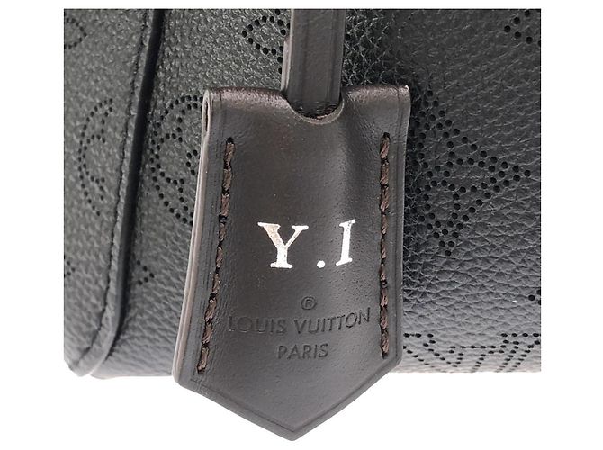 Borsa Louis Vuitton Mahina Hina PM M54350 Nero - vista 3